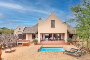 Luxurious 4 Bedroom Villa with 2 Bedroom cottage 1